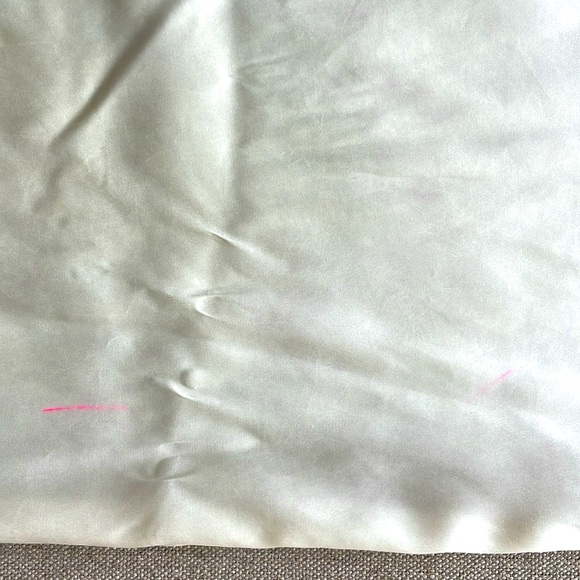 SLIP 100% Pure Mulberry Silk Queen Envelope Pillowcase – Ivory – Like New - Picture 7 of 9